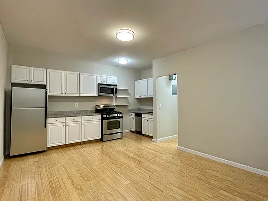 Rented by Bond New York | media 13