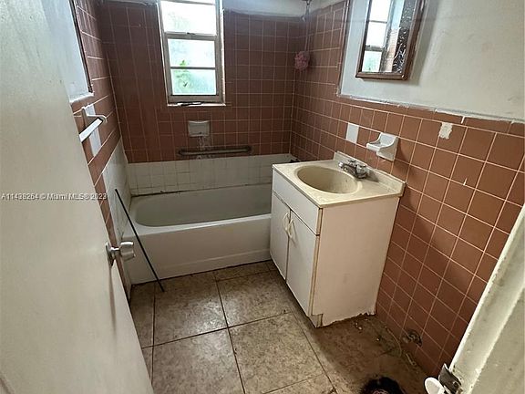 5th image of 1641 NW 5th St