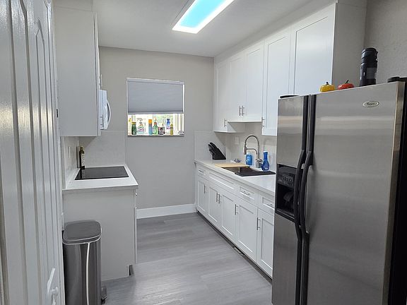 4th image of 10285 NW 80th Ct APT 207