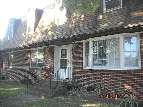 2nd image of 108 Carroll St