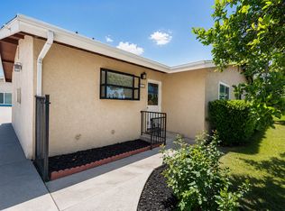220 Lilac Ct, Redlands, CA 92373