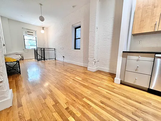 Rented by ERNY LLC | media 3