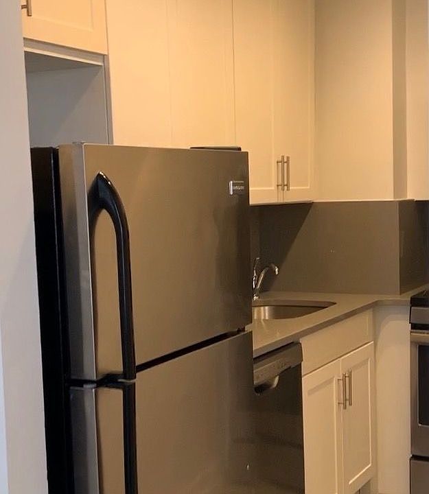 1st image of 4850 38th St APT 6M