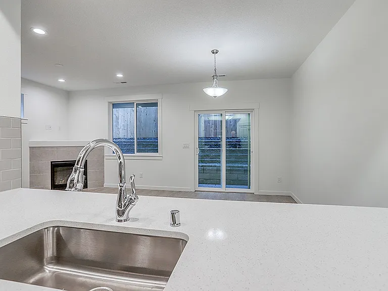 1122 N Auburn Pl — Photo 10