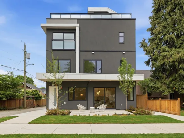 2509 Kitchener St #1, Vancouver, BC V5K 3C4