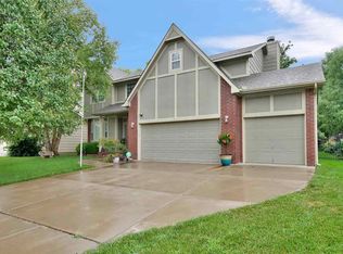 607 N Ridgehurst St, Wichita, KS 67230