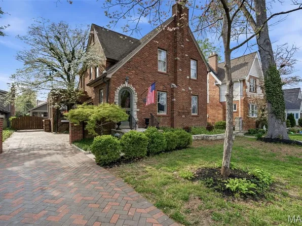 121 Parkland Ave, Saint Louis, MO 63122