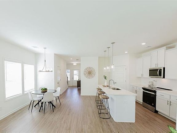 7th image of this home