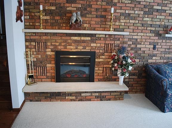 3rd image of 1120 Parkridge Dr