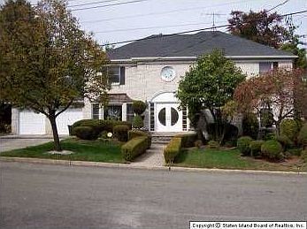 5th image of 45 Poe St