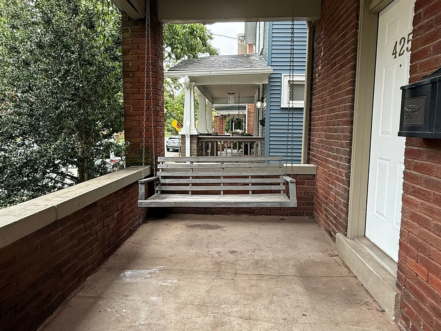 2 bed, 1000 sqft, $1,400 — Photo 2