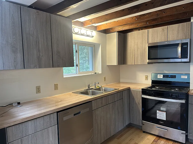Kitchen with Oven & Microwave