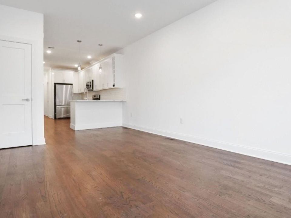1st image of 16 Stevens Ave #2