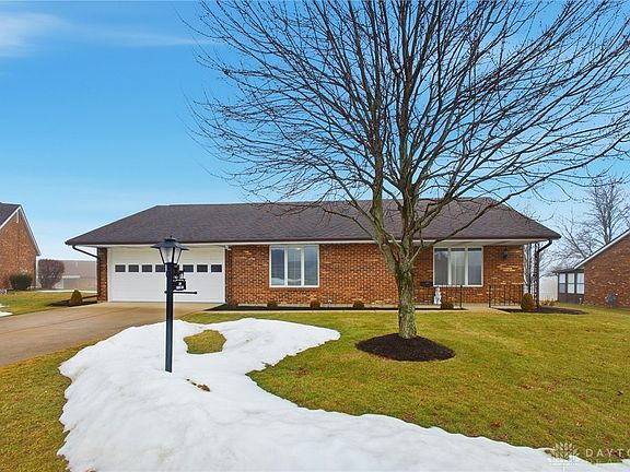 2nd image of 1040 Carson Ln