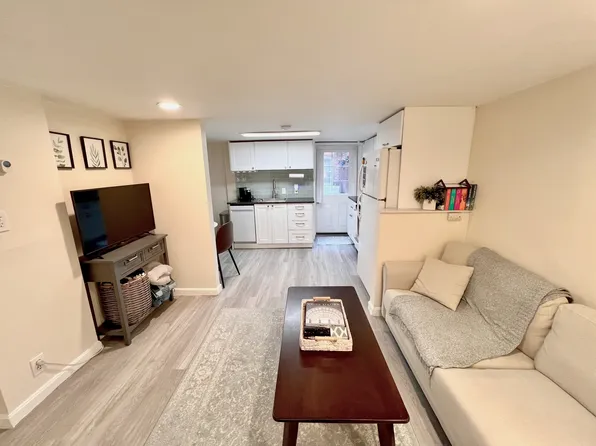 710 Maryland Ave NE APT 1, Washington, DC 20002