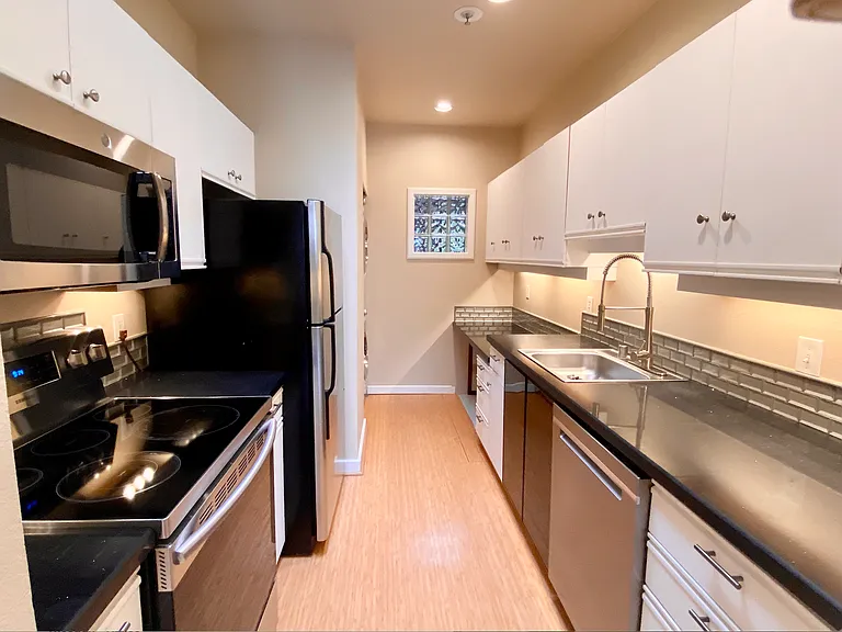1504 Aurora Ave N #506 — Photo 5