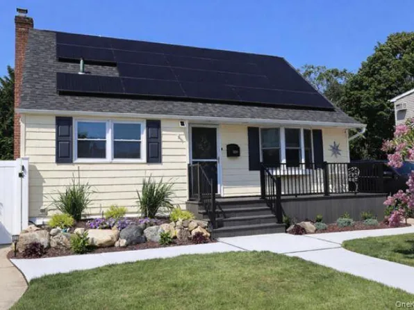1300 Lakeside Drive, Wantagh, NY 11793