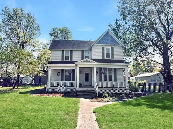 206 W Chestnut St, Odessa, MO 64076