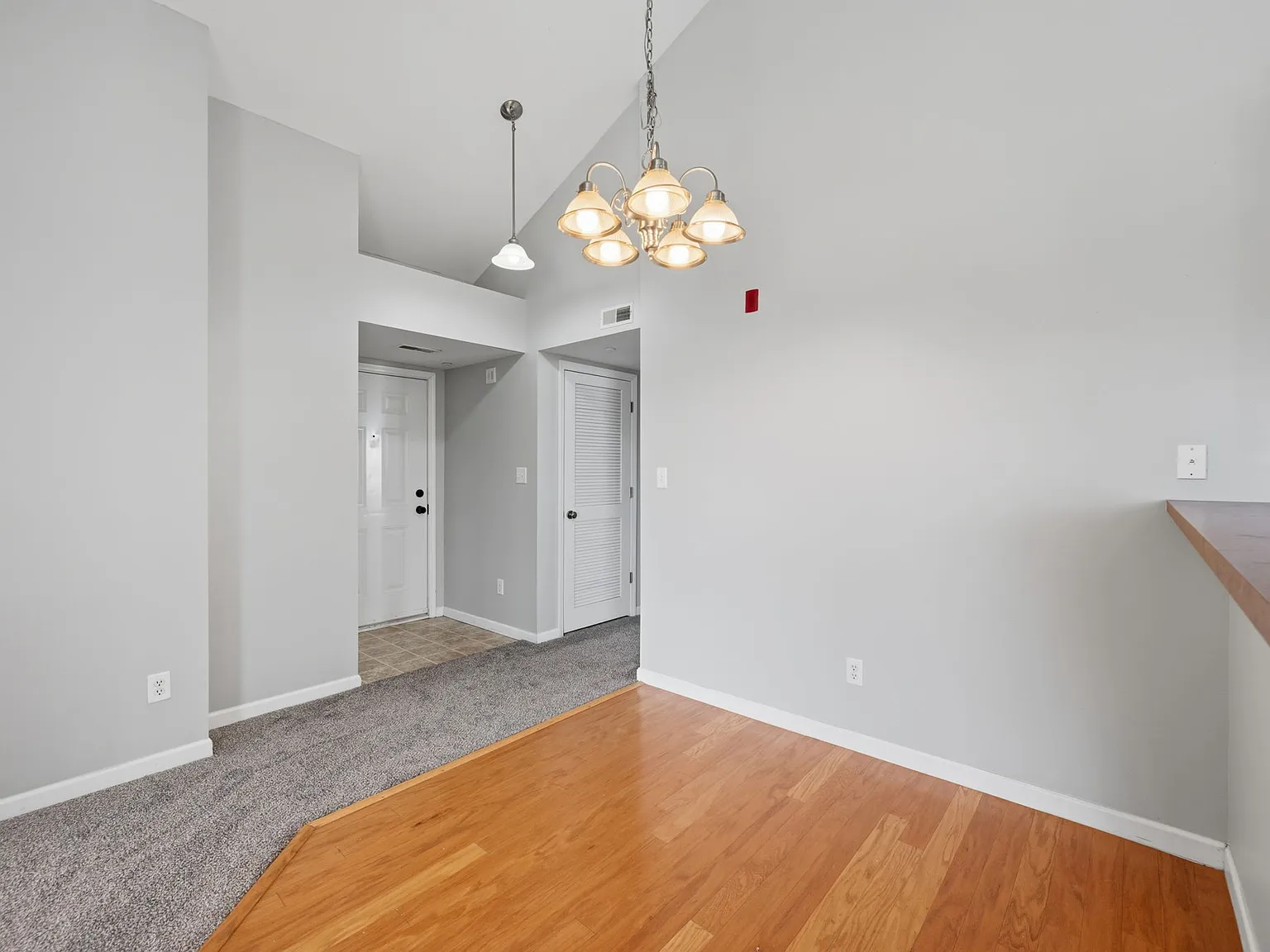 2 bed, 1014 sqft, $1,650 — Photo 2