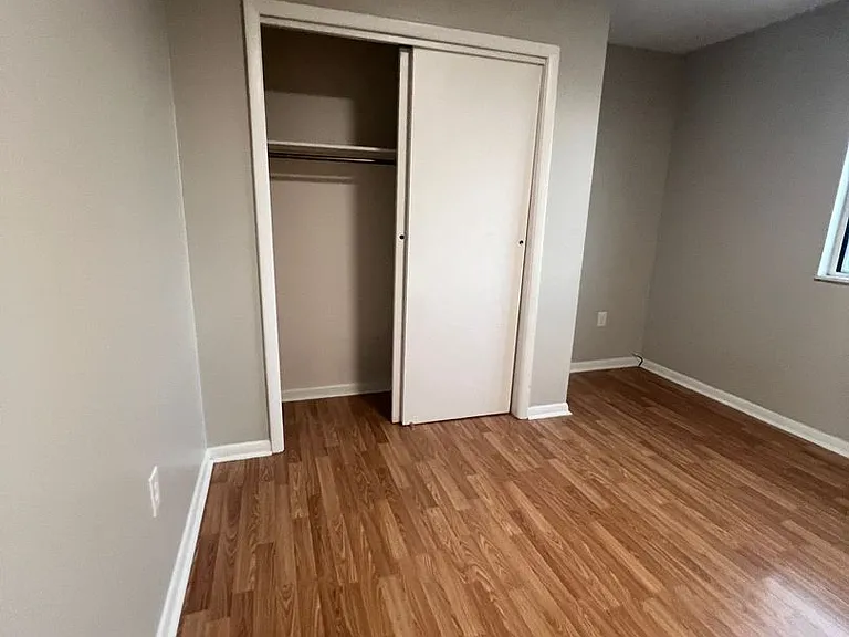 5208 W Ridge Rd — Photo 3
