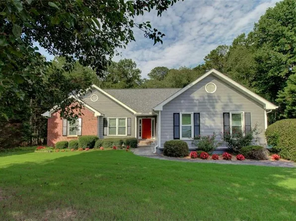 1190 Timber Walk Dr, Loganville, GA 30052
