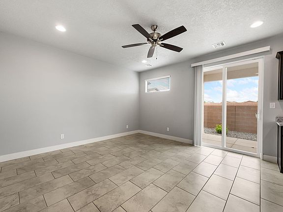 5th image of 3617 Queen Ct NE