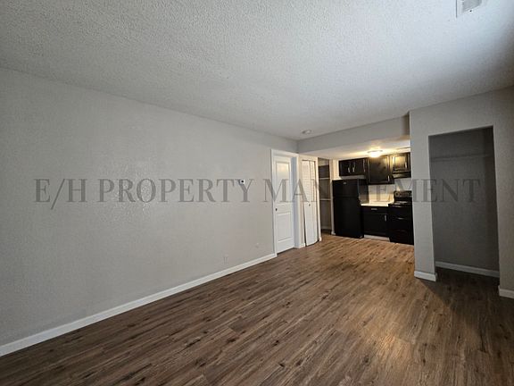 3rd image of 3037 N Jackson Ave #4