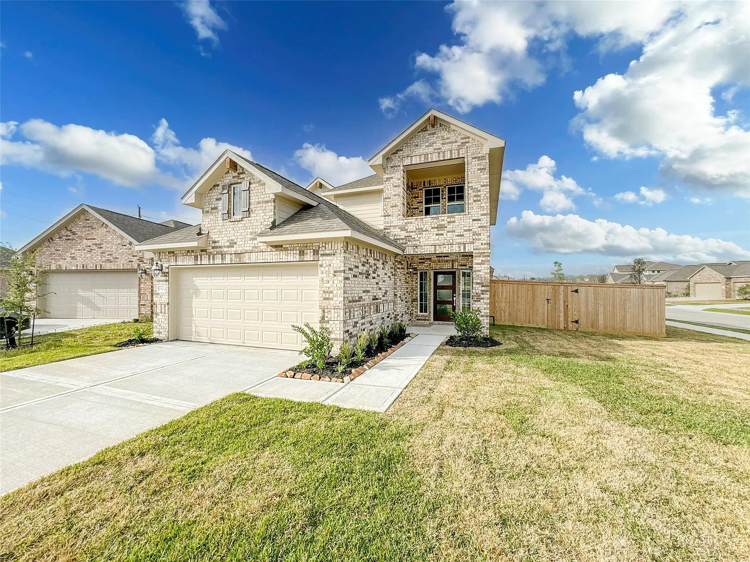 4 bed, 3.0 bath, 2285 sqft, $2,600 — Photo 3