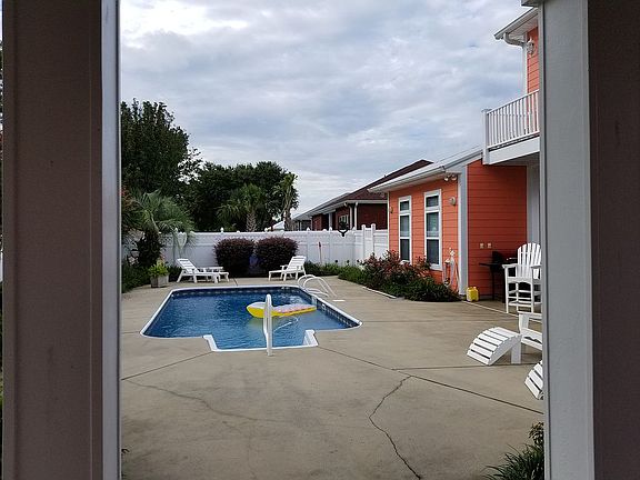 3rd image of 5885 Resort Ave