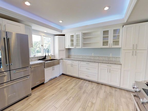 3rd image of 32000 Shaker Blvd