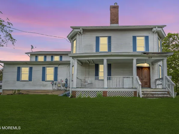 123 Reynolds Drive, Eatontown, NJ 07724