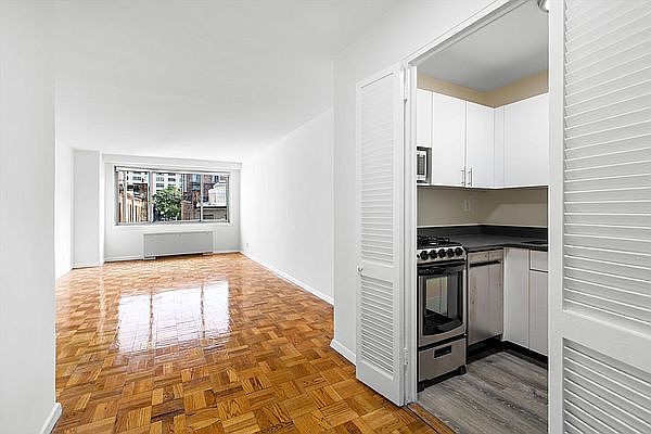 1st image of 401 E 86th St APT 5L