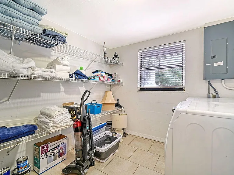 6061 Border Ln — Photo 34