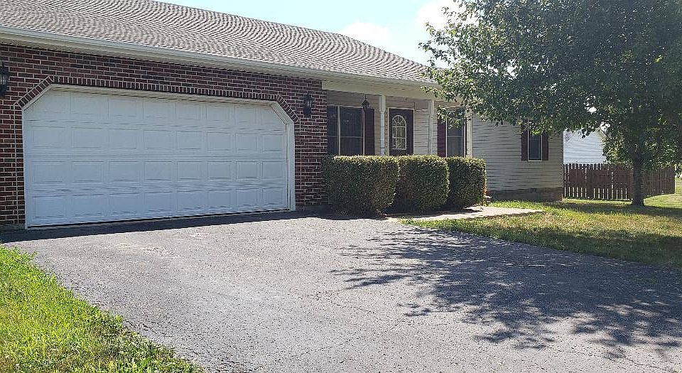 1st image of 102 Glenavy Dr