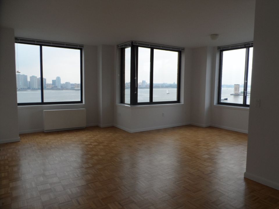 Living Room alcove