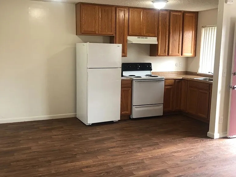3565 Van Dyke Ave — Photo 2
