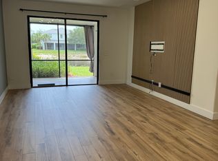 14921 Summit Place Cir, Naples, FL 34119