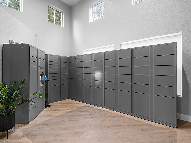 Center Pointe Apartment Homes — Photo 12