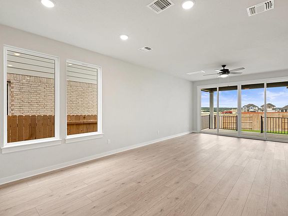 5th image of 112 High Valley Dr