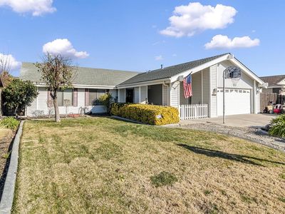 637 California St, Ripon, CA, 95366