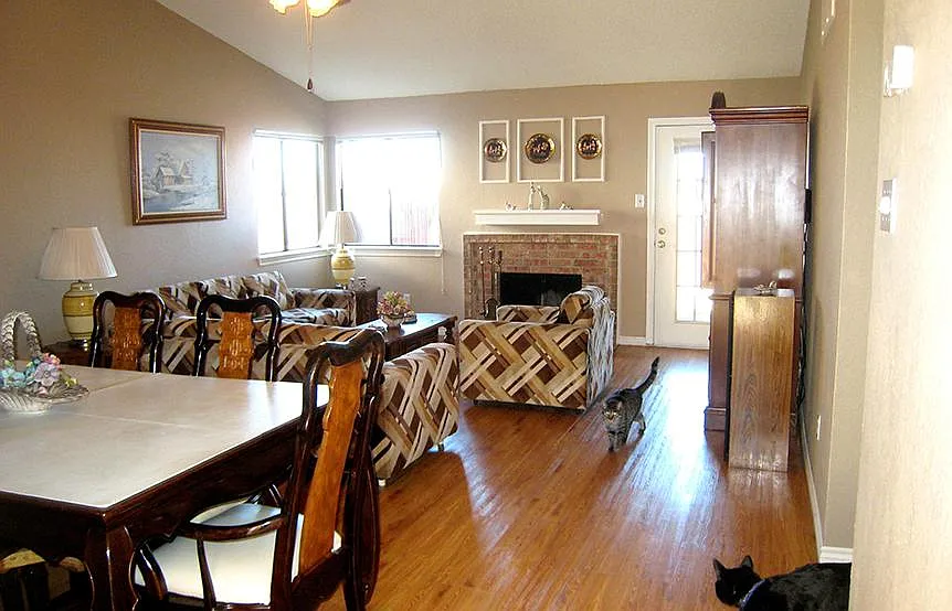 2406 High Hollow Drive — Photo 2