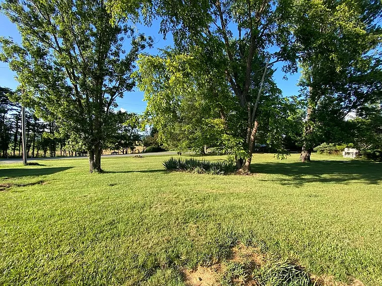 1819 Bishop Rd — Photo 5