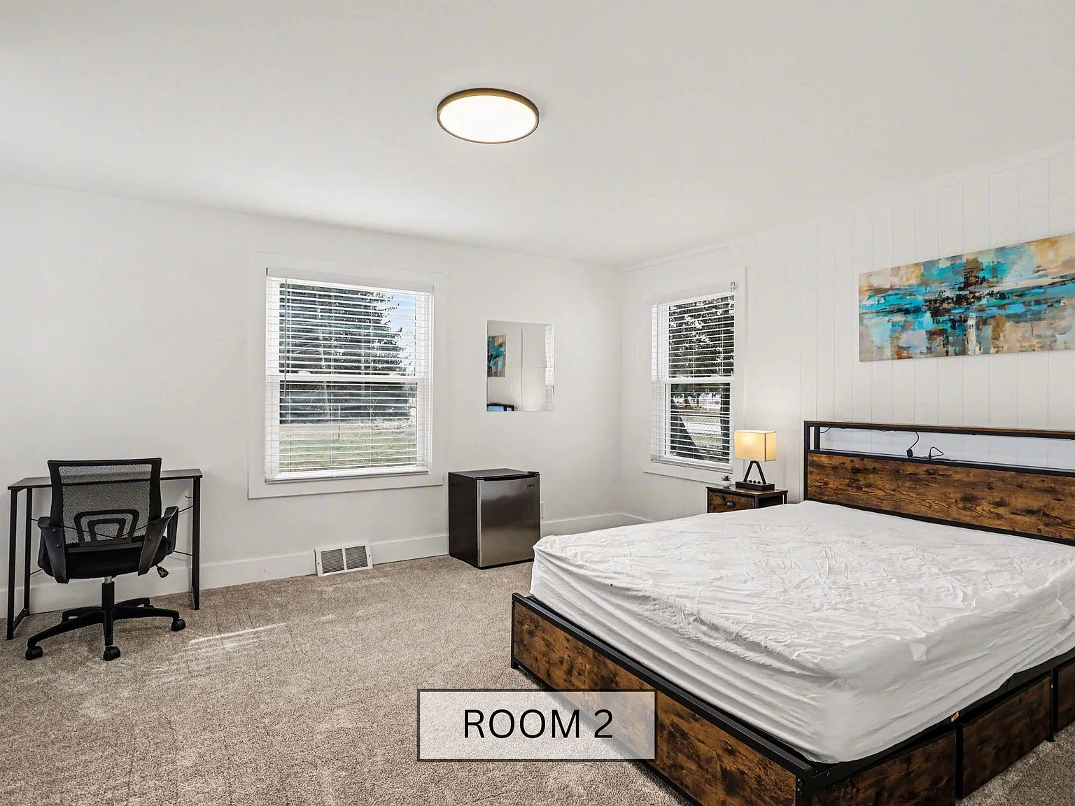 4 bed, 3.0 bath, 2332 sqft, $784 — Photo 1