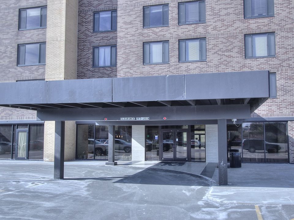 1st image of 700 E 8th St Unit 8H