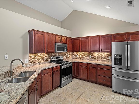 3rd image of 31 Braeburn Way