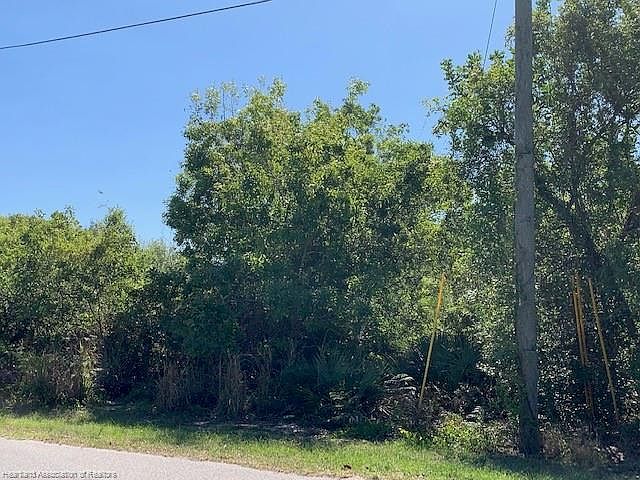 1st image of 6 Lake Henry Dr