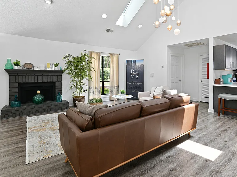 450 Waldan Cir — Photo 27