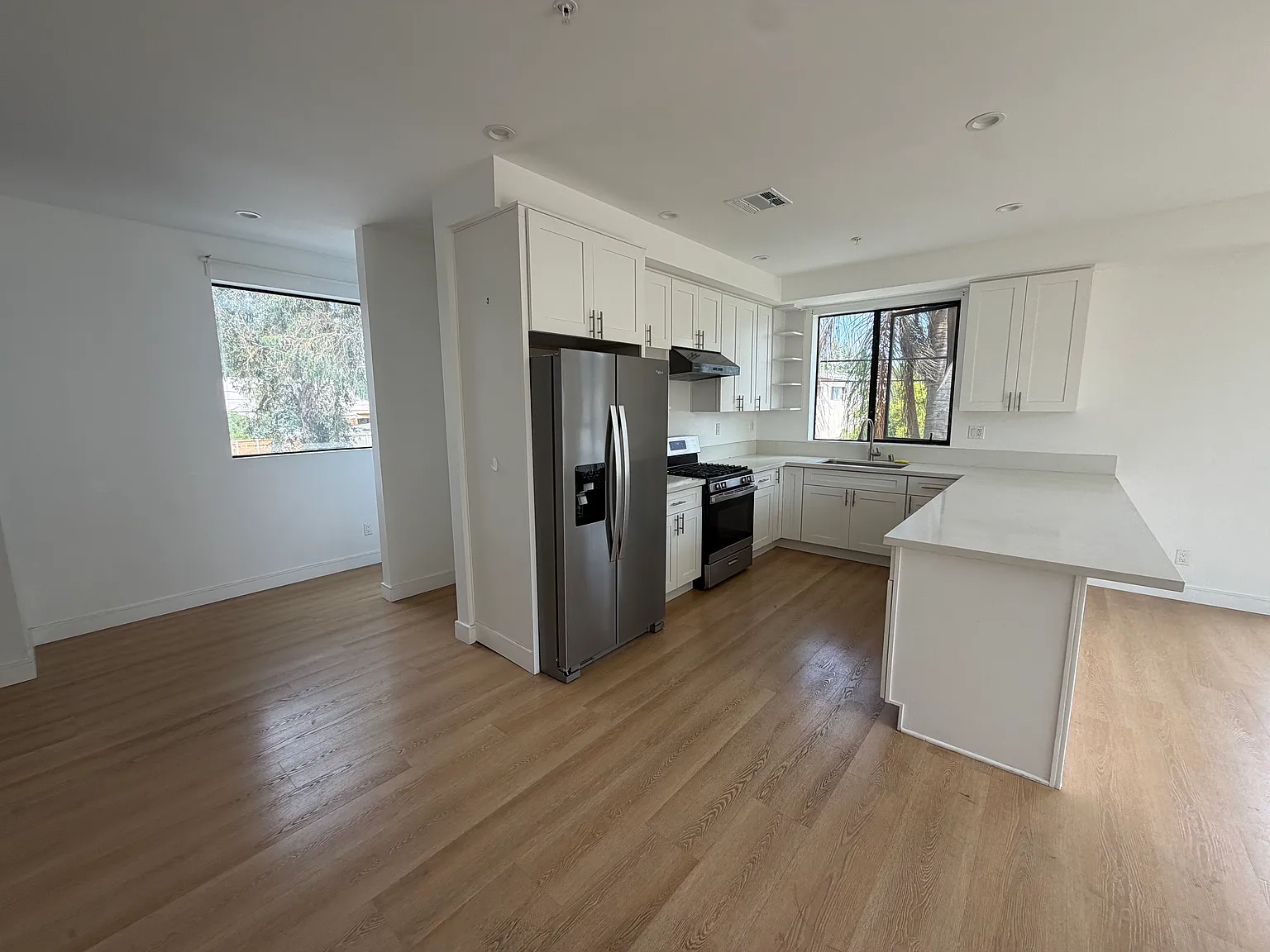 812 Chestnut Ave — Photo 2