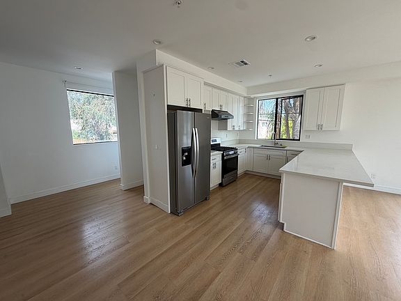 2nd image of 812 Chestnut Ave