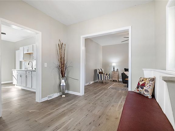 4th image of 501 Centennial Ave